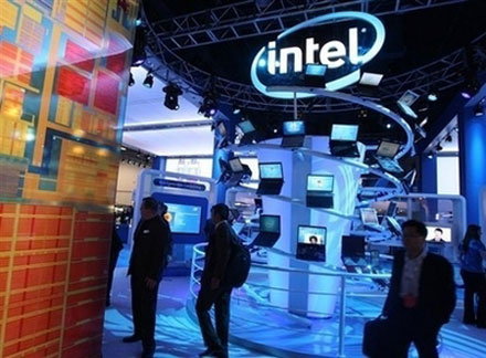 Intel намерен объединить функции центрального и графического процессора в одном чипе