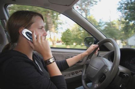 Мобильный сервис сможет блокировать работу сотового телефона водителя, когда тот находится за рулем транспортного средства