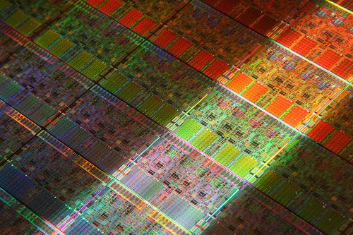 Первым ЦП со встроенным видеоконтроллером станет чип Intel Westmere