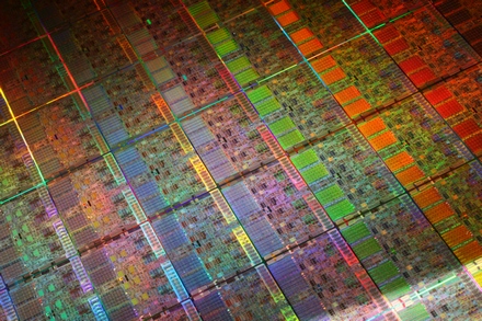 Intel удваивает число ядер, добавляет коррекцию ошибок