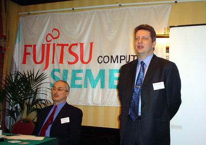 Чуть более года назад Виталий Фридлянд (справа) перешел из Fujitsu в компанию ЕМС, откуда теперь вернулся на предыдущее место работы
