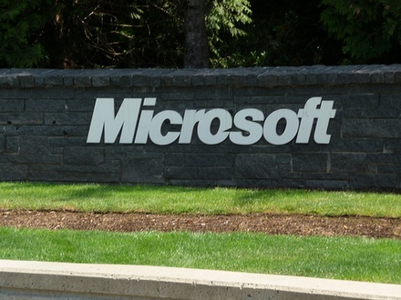 Cотрудниками Microsoft было внесено 361 изменение в код Linux 3.0, что поставило компанию на 7 место в рейтинге разработчиков