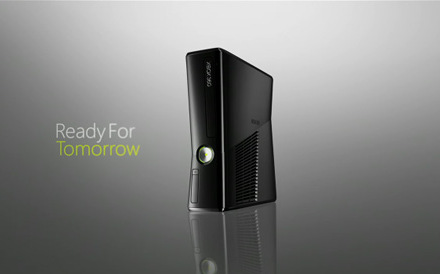 Xbox 360 похудела, стала глянцевой и впервые обзавелась поддержкой Wi-Fi