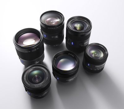 Sony показала три новых объектива для собственных зеркальных камер=