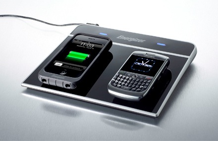 Energizer Inductive Charger - одно из первых устройств для беспроводной зарядки мобильных телефонов, появится в продаже этой осенью