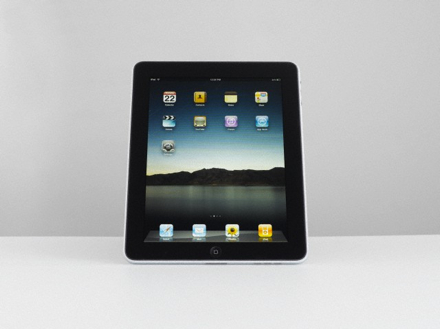      iPad 2,    