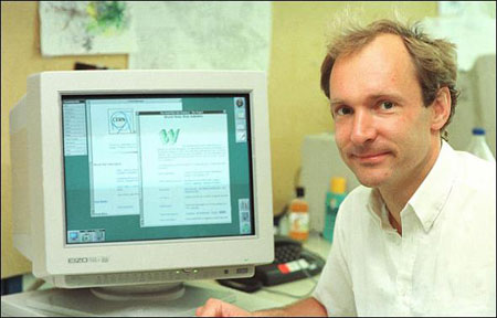 6 августа 1991 г. создатель интернета Тим Бернерс-Ли запустил первый веб-сайт по адресу Info.cern.ch и опубликовал на нем описание новой технологии World Wide Web