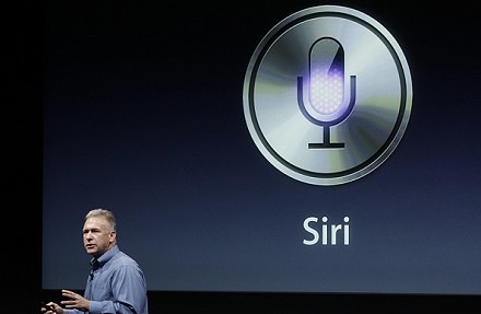 Apple намеренно не стала добавлять Siri в iPhone 4 