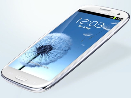 Samsung   Apple    Galaxy S III