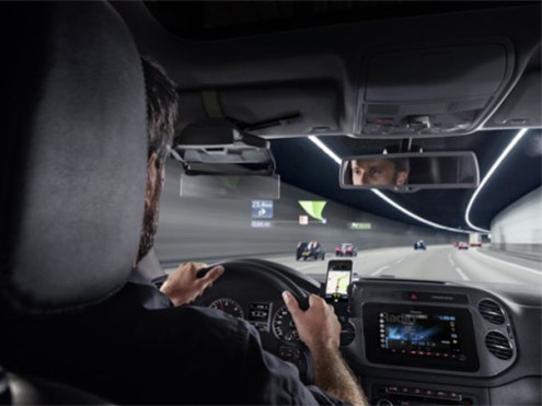 NavGate HUD от Pioneer выводит информацию на лобовое стекло перед водителем