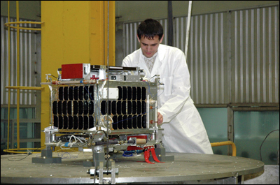Российский микроспутник АИСТ. В ближайшем будущем подобные аппараты будут широко использоваться коммерческими организациями