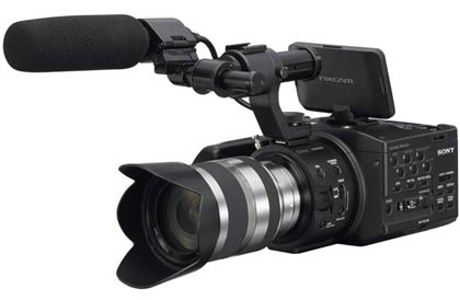 Sony представила видеокамеру профессионального уровня со сменной оптикой