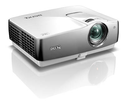 BenQ анонсировала два Full HD-проектора для домашних пользователей