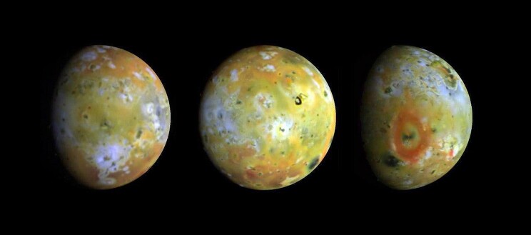 Спутник Юпитера - Ио. Три стороны спутника, которые сфотографировал аппарат "Галилео" показывают 75% поверхности. Ио - самое геологически активное тело в Солнечной системе (400 вулканов).

