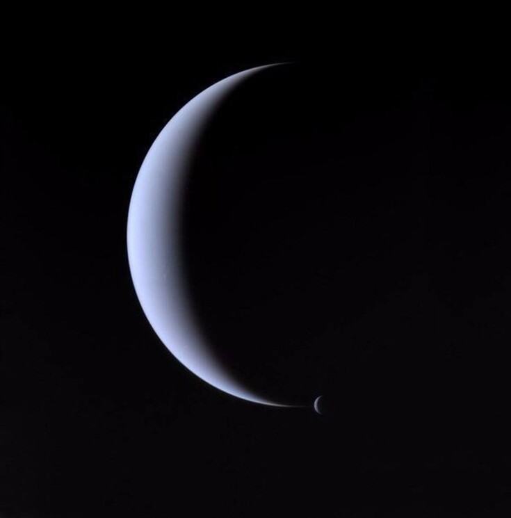 Нептун и его спутник Тритон