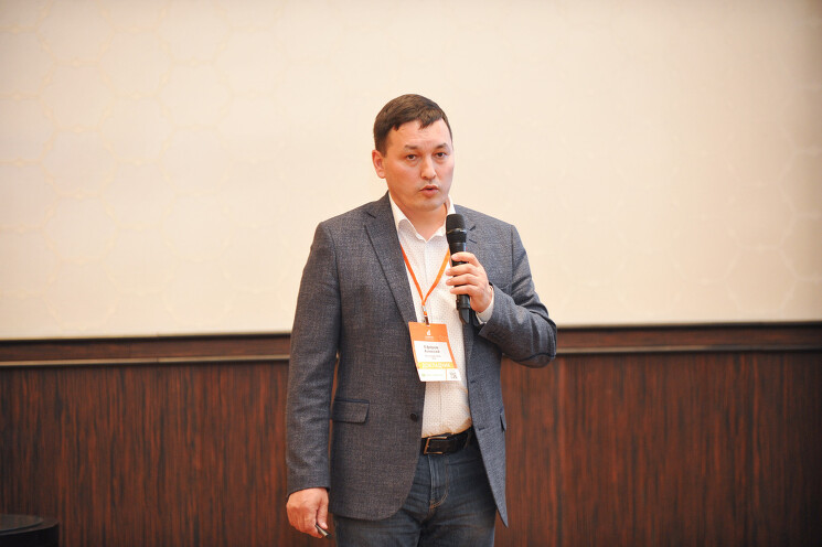 Алексей Еферов, директор по информационным технологиям аптечной сети 36.6: Мы внедрили системы оперативной отчетности, которые позволяют фармацевтам видеть, какие показатели в день им необходимо выполнить
