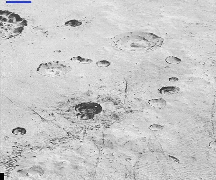 Равнины Плутона, покрытые льдом. Снимок аппарата New Horizons. 

