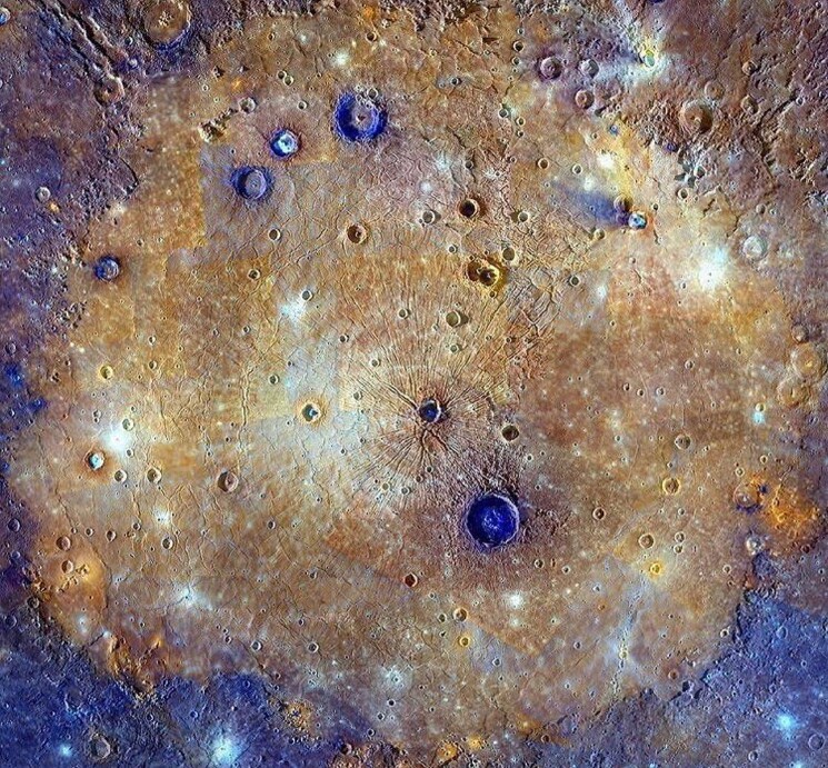 Равнина Жары на Меркурии. 
