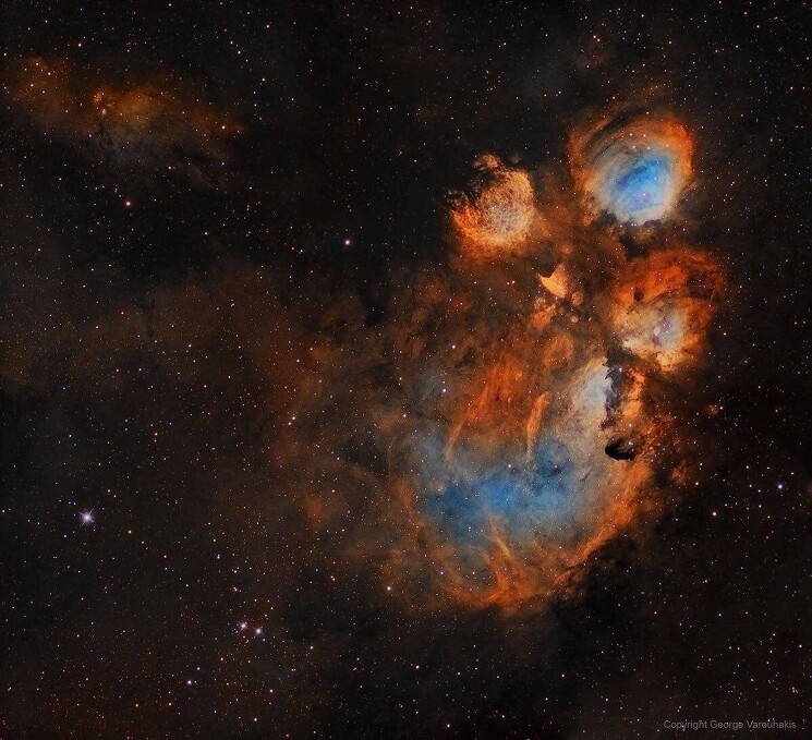 Туманность Кошачья Лапка (LNGC 6334)

Располагается в созвездии Скорпиона, на расстоянии 5,5 тыс. св. лет от Земли.
