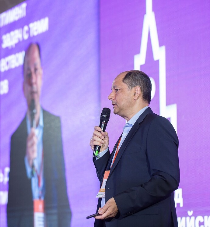 Директор по развитию корпоративного бизнеса «Мегафона» в регионе «Столица» Александр Шинкарев рассказал об актуальных решениях для поддержки и развития бизнеса