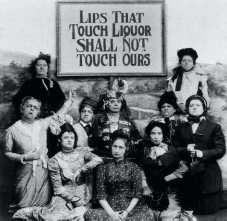 Губы, касающиеся алкоголя, не прикоснутся к нашим губам. Сторонницы запрета на алкоголь. США, 1919 год
