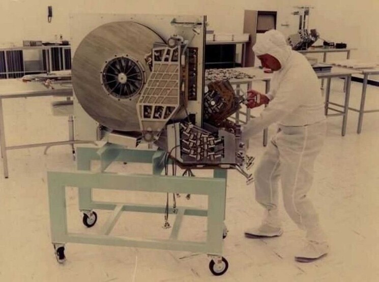 Техник с жестким диском на 250 МБ в 1979 году.
