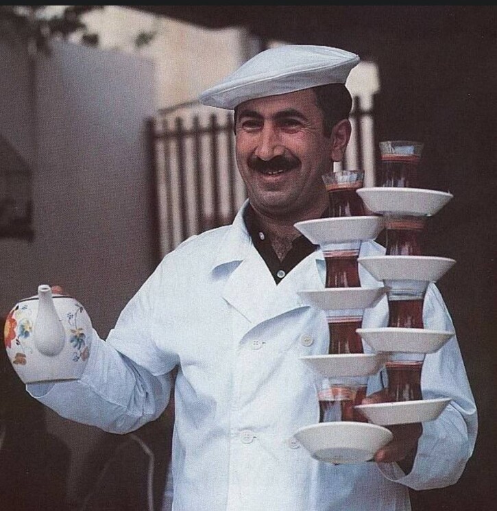 Разносчик чая, Баку, Азербайджанская ССР, 1976 год
