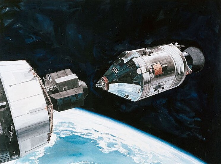 17 июля 1975 - Состоялась стыковка космических кораблей «Союз» (СССР) и «Аполлон» (США)

Это стала частью программы совместного экспериментального пилотируемого полёта советского космического корабля «Союз-19» и американского космического корабля «Аполлон». Программа называлась Экспериментальный полет «Аполлон» — «Союз» или «Рукопожатие в космосе». Но в СССР она известна больше, как программа «Союз-Аполлон».
