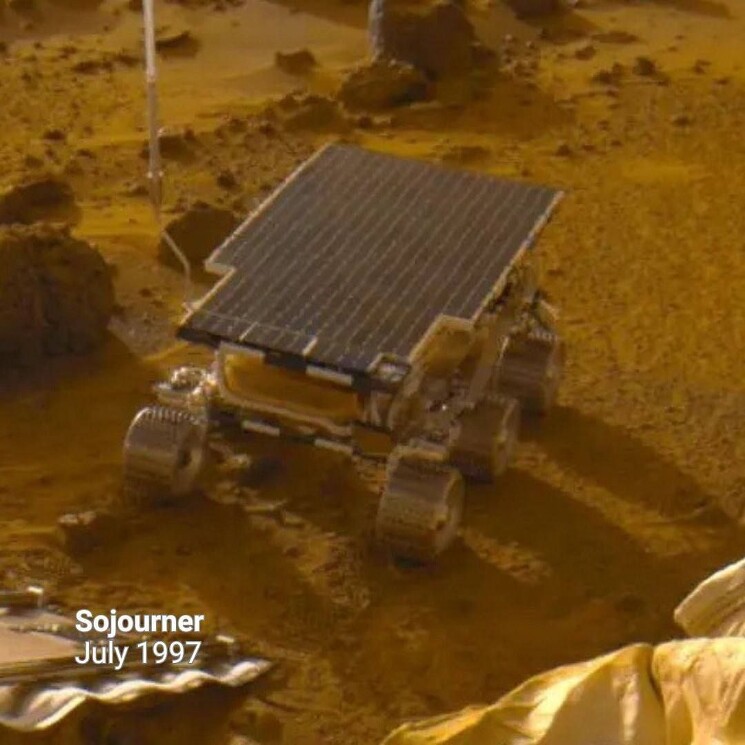 1997: мини-ровер Sojourner начал движение по Марсу;
