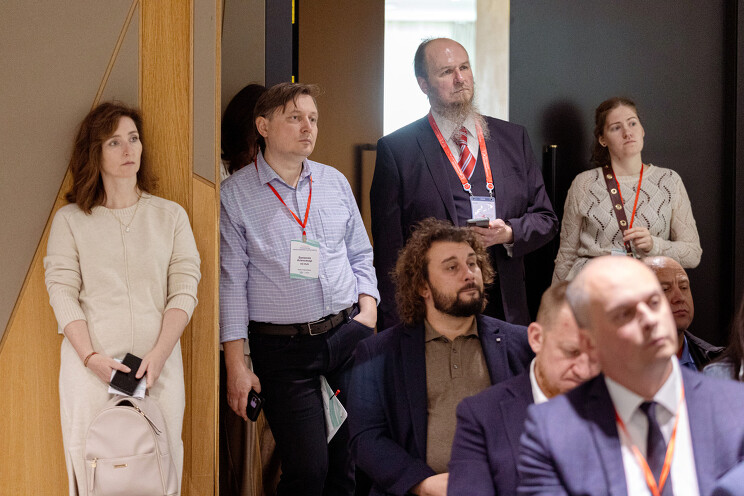 На организованной CNews Conferences конференции «Технологии искусственного интеллекта 2025» выяснилось, что продукты, которые предлагает креативная индустрия, часто созданы искусственным интеллектом