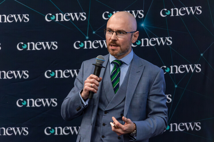 Роман Мезенцев, ИТ-директор «Почта Банка»: К сожалению, нельзя нанять подрядчика и потом лишь визировать какие-то контрольные точки. Контролировать приходится постоянно