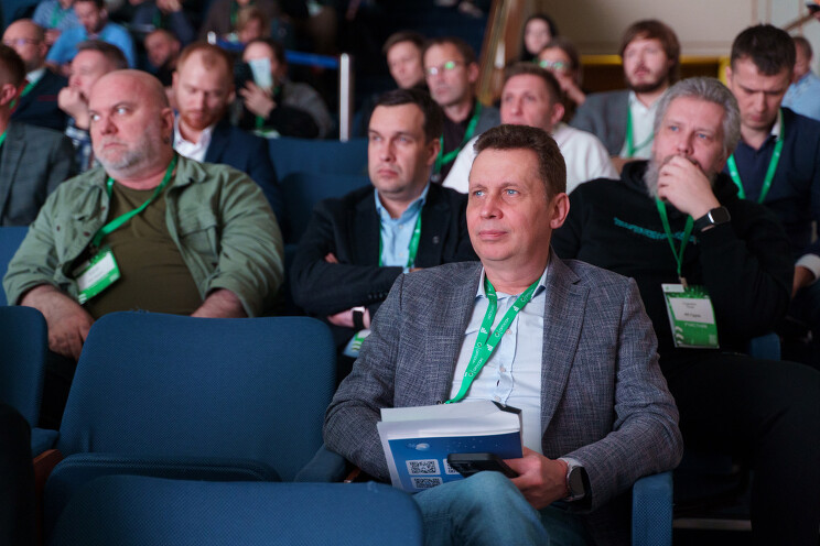 Тему эффективности внедрения ИИ и его влияния на жизнь людей обсудили участники секции «Искусственный интеллект и большие данные» CNews Forum 2025