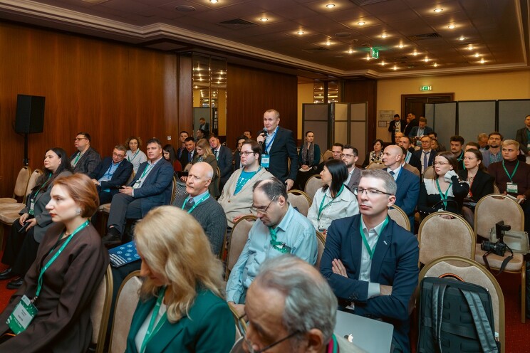 Цифровая трансформация по-прежнему занимает умы ИТ-директоров. У кого-то уже всё готово и даже импортозамещено. Такие компании делятся опытом. У других процесс только начинается. 11 ноября 2025 г. в рамках CNews Forum 2025 прошла секция «Цифровая трансформация»