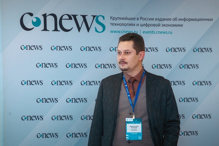 Евгений Кошельский, ведущий эксперт направления региональных офисов цифровизации горнорудного производства, Еврохим, представил ПО, позволяющее точно понимать объемы руды на складе