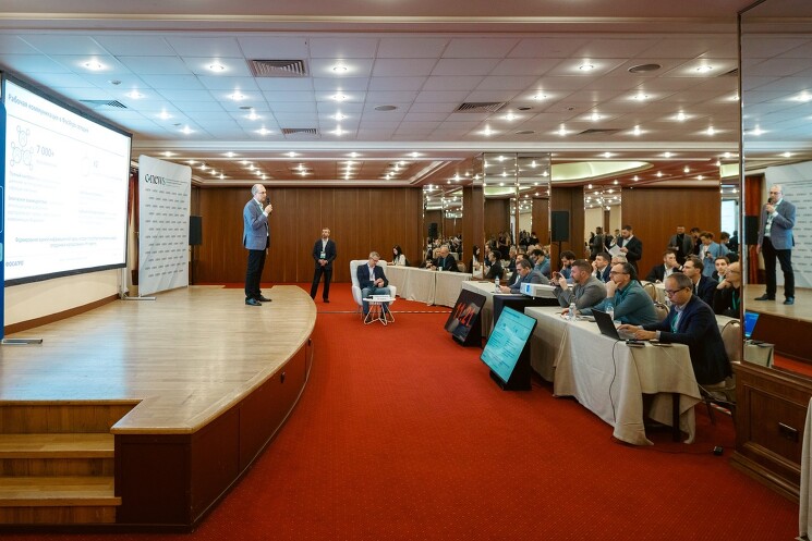 На сессии «Цифровизация в промышленности» в рамках CNews Forum 2025 ведущие ИТ-директора и эксперты крупнейших российских компаний — от «ФосАгро» и «РУСАЛа» до «Норникеля» — рассказали не о планах, а о реальных, работающих кейсах