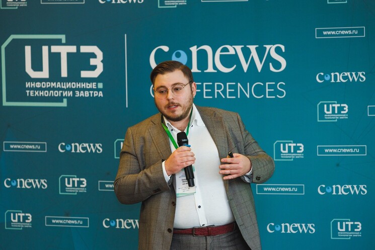Артем Евсеев, советник практики интеллектуальной собственности ЮК ЭБР, рассказал о юридических тонкостях, связанных с лицензированием платформ виртуализации