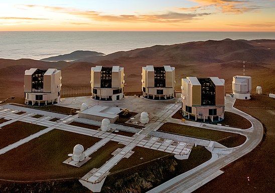 ESO VLT - Very Large Telescope - Очень большой телескоп Европейской Южной Обсерватории