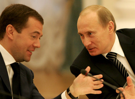 Дмитрий Медведев и Владимир Путин согласились поручить электронное правительство Ростелекому