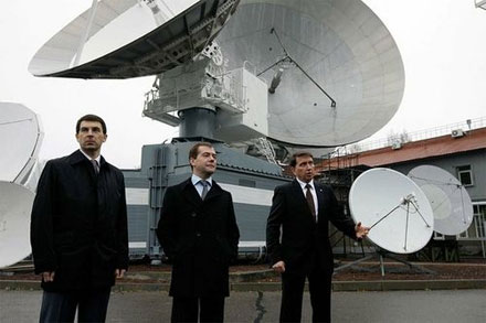 Отсутствие сотовой связи третьего поколения в Москве - это позор, считает Дмитрий Медведев