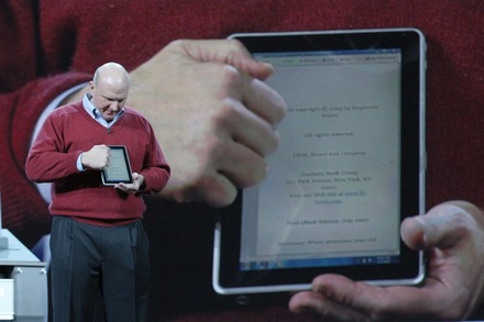 HP Slate в руках главы Microsoft Стива Баллмера