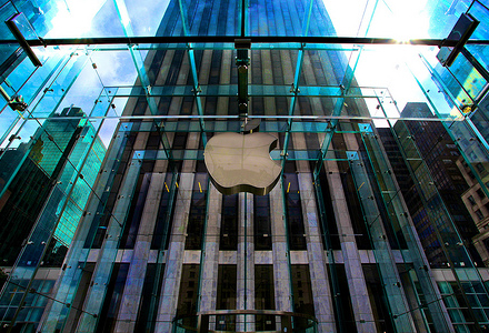 Хороший спрос на iPhone, iPod и Mac позволил Apple поставить новый рекорд
