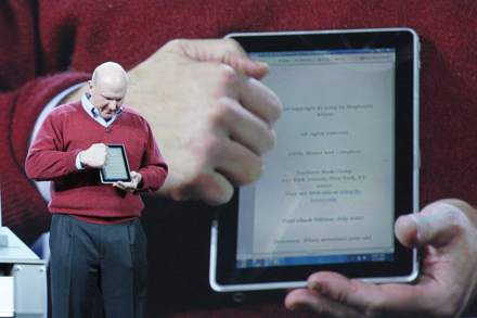 HP Slate в руках Стива Баллмера на выставке CES 2010