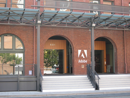 По мнению аналитиков, Microsoft незачем тратить $15 млрд на покупку Adobe, когда с компанией можно просто сотрудничать, в частности по технологии Flash