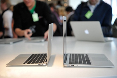 Apple реализует 700 тысяч MacBook Air до конца 2010 года=