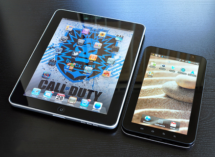 Планшеты Samsung Galaxy Tab и Apple iPad