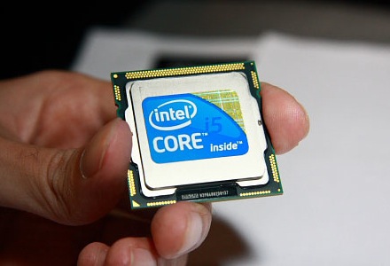 Apple намекнула Intel, что ей пора бы уже делать чипы получше