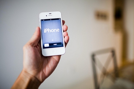 Заряд батареи iPhone 4S утекает на глазах, жалуются владельцы аппарата