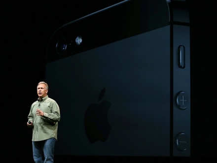 Фил Шиллер считает, что облезающее покрытие iPhone 5 - это нормально