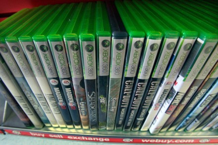 Осужденные продавали нелицензионные видеоигры для Xbox 360