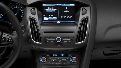 Ford Motor представила автомобиля Focus с мультимедийной системой SYNC второго поколения